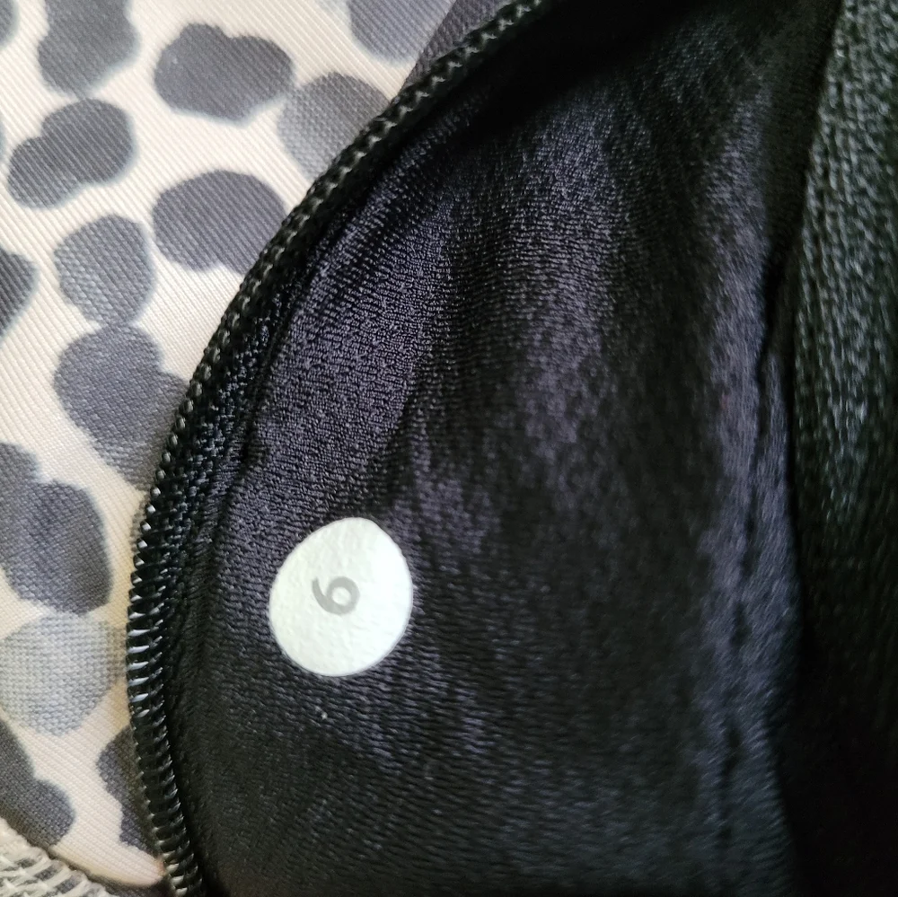 Lululemon black and tan cropped leopard cheetah animal print leggings